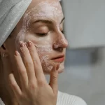 Tips on managing rosacea on face naturally